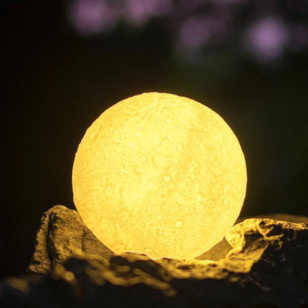Lua Luminária 3D (com Stand em Madeira)